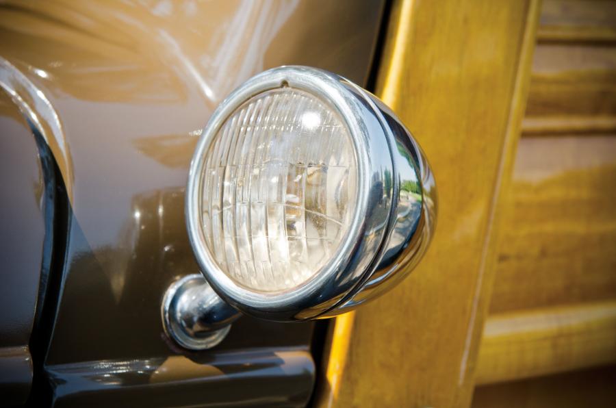  Ford V8 DeLuxe Station Wagon 1933 года  (фото 10 из 47)